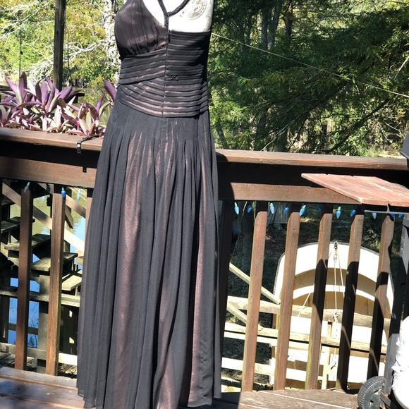 Dress - Picture 3 of 8